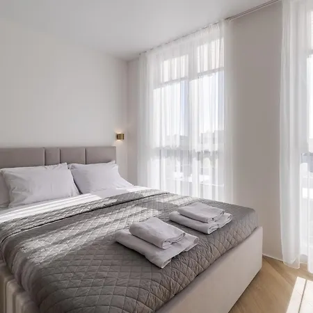 Osapart In A Complex Great Britain 3