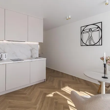 Osapart In A Complex Great Britain 3 *